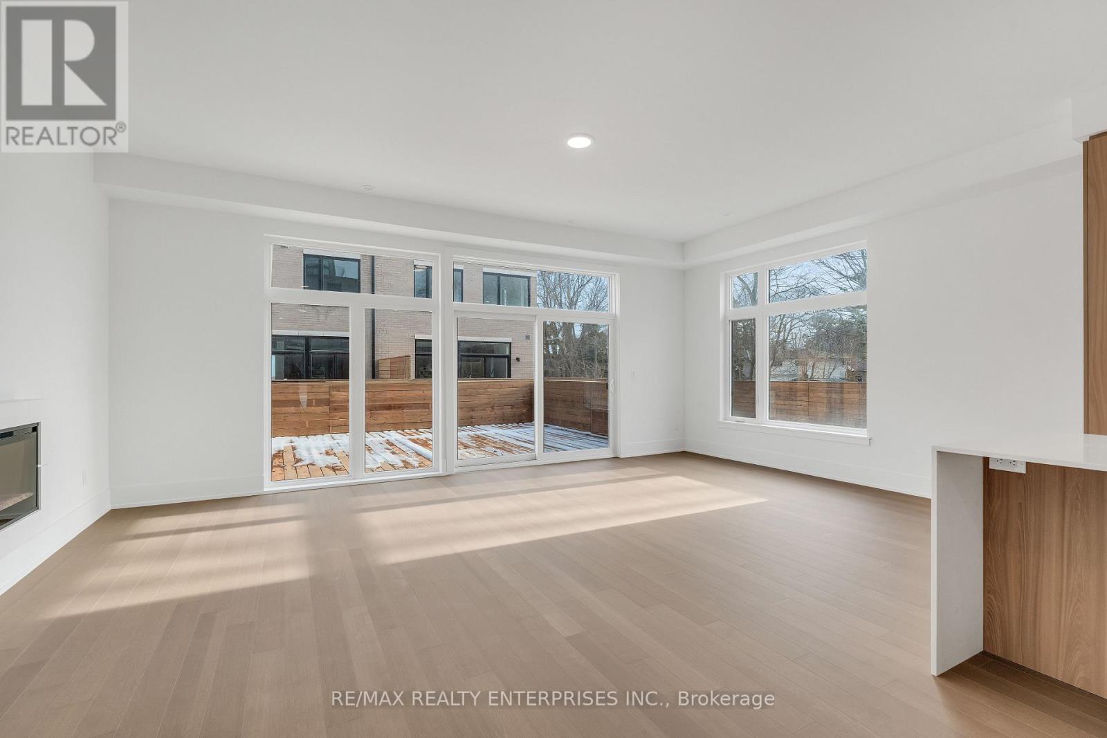 Row / Townhouse for Sale in 76 - 50 LOU PARSONS WAY|Mississauga (Port Credit), Ontario L5H0B2 5