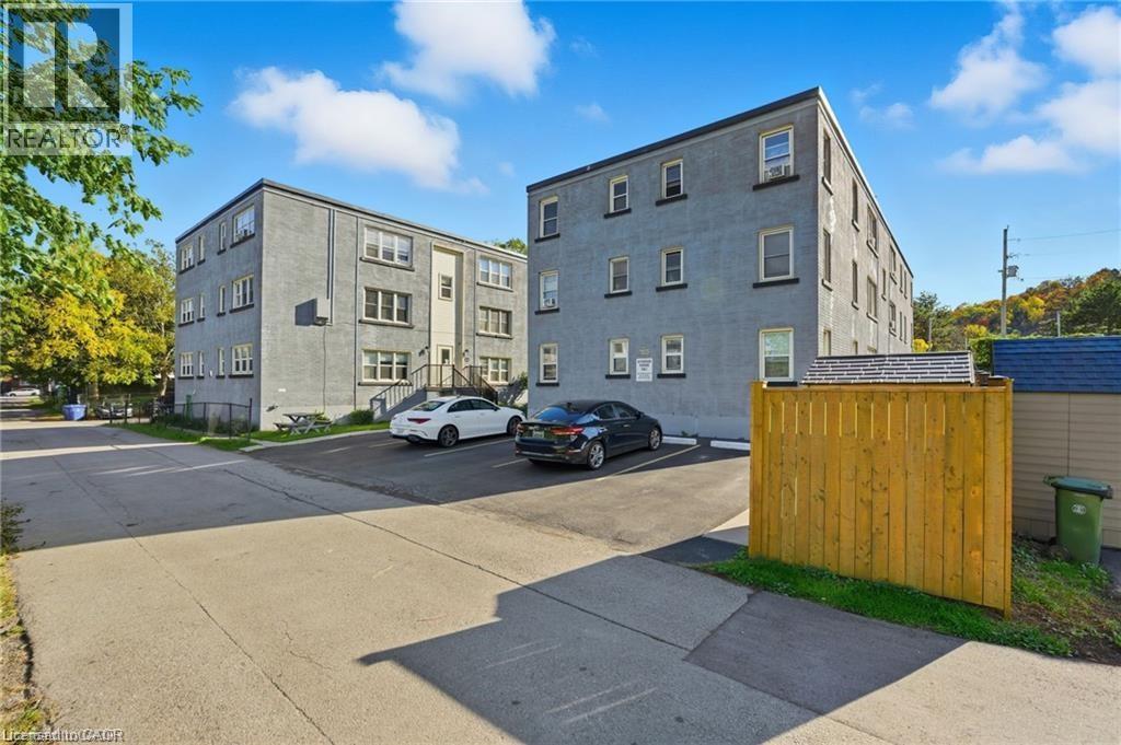 1755 King Street E, Unit 11