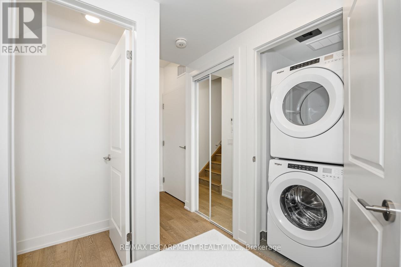 Row / Townhouse for Sale in 251 - 1075 DOUGLAS MCCURDY COMMON|Mississauga (Lakeview), Ontario L5G0C6 4