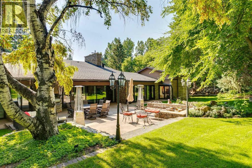 House for Sale in 40 Eagle Ridge Place SW|Calgary, Alberta T2V2V8