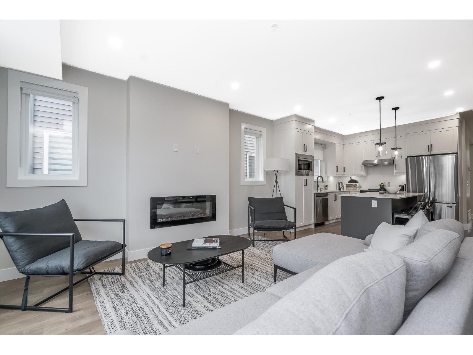 For sale: 20521 76 AVENUE, Langley, British Columbia V2Y1W7