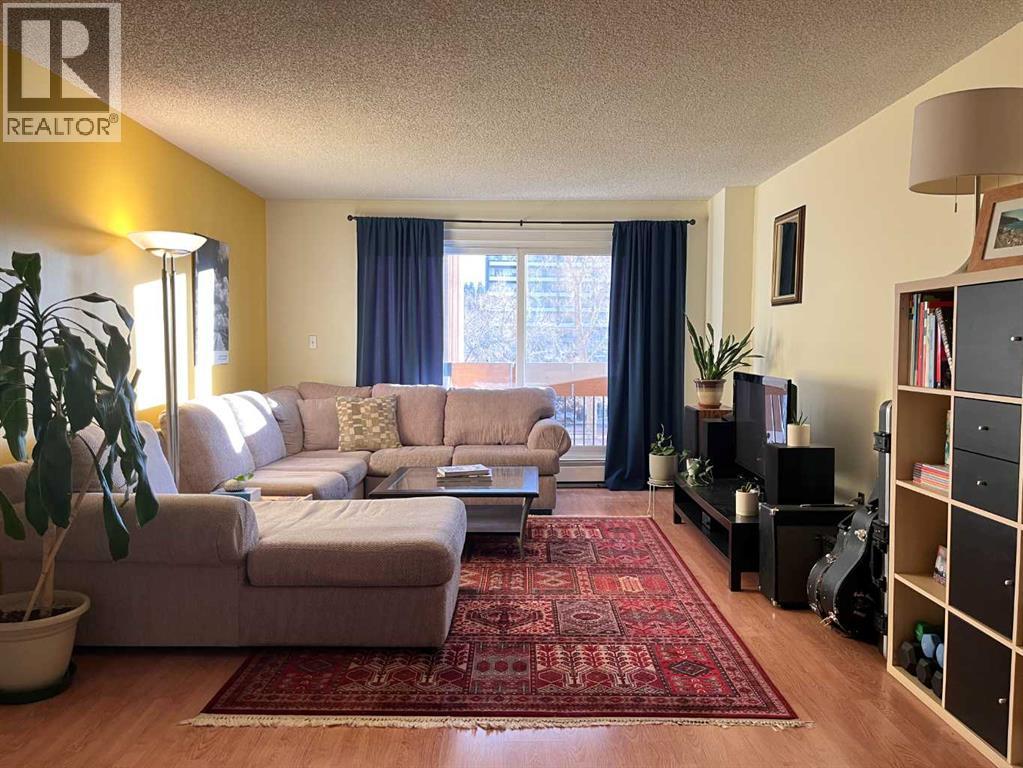 Apartment for Sale in 305, 1033 15 Avenue SW|Calgary, Alberta T2R0S5 5