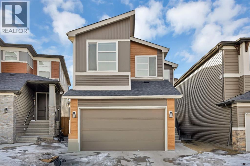 House for Sale in 127 Calhoun Crescent NE|Calgary, Alberta T3P1X9 2