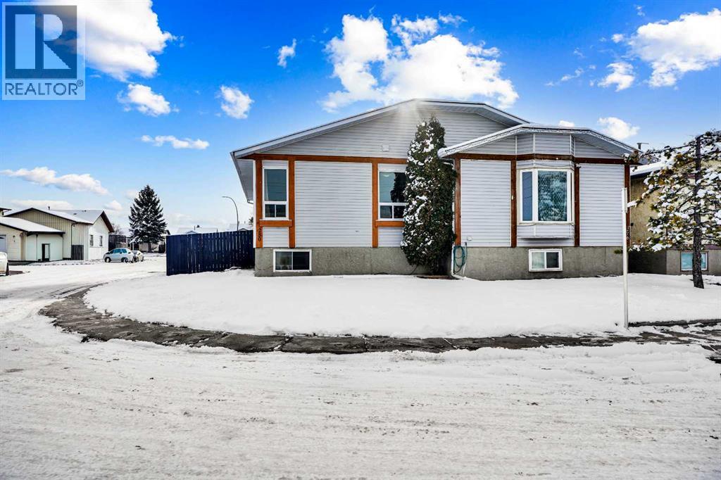 Duplex for Sale in 280 Whitworth Way NE|Calgary, Alberta T1Y6A9 3