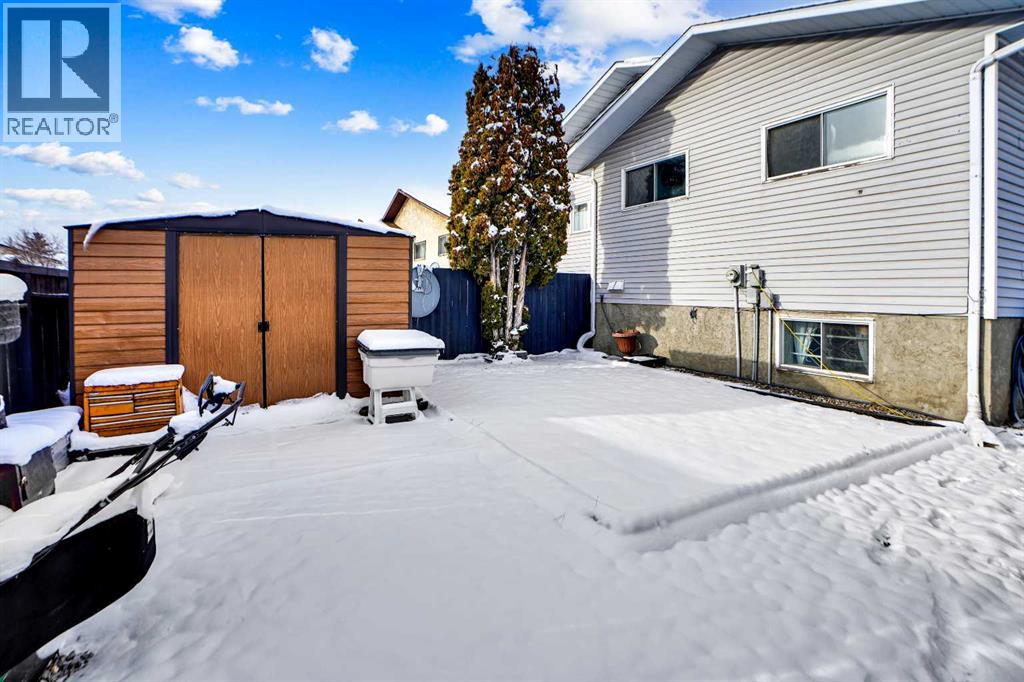 Duplex for Sale in 280 Whitworth Way NE|Calgary, Alberta T1Y6A9 4