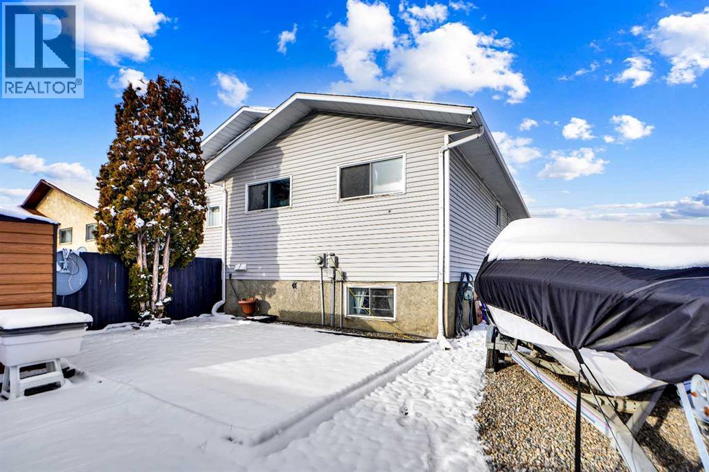 Duplex for Sale in 280 Whitworth Way NE|Calgary, Alberta T1Y6A9 5