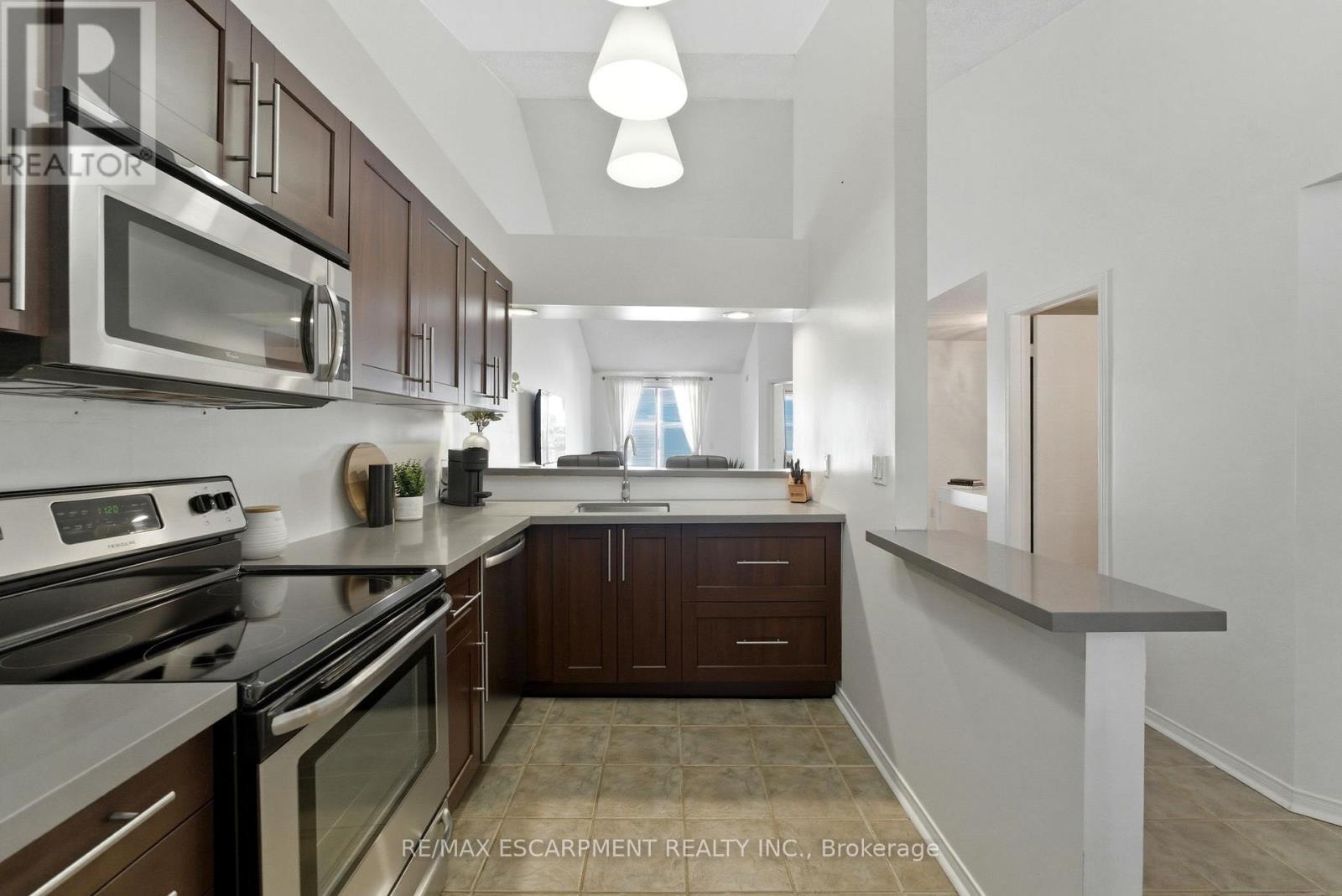 Row / Townhouse for Sale in 140 - 109 BRISTOL ROAD E|Mississauga (Hurontario), Ontario L4Z3P6 5