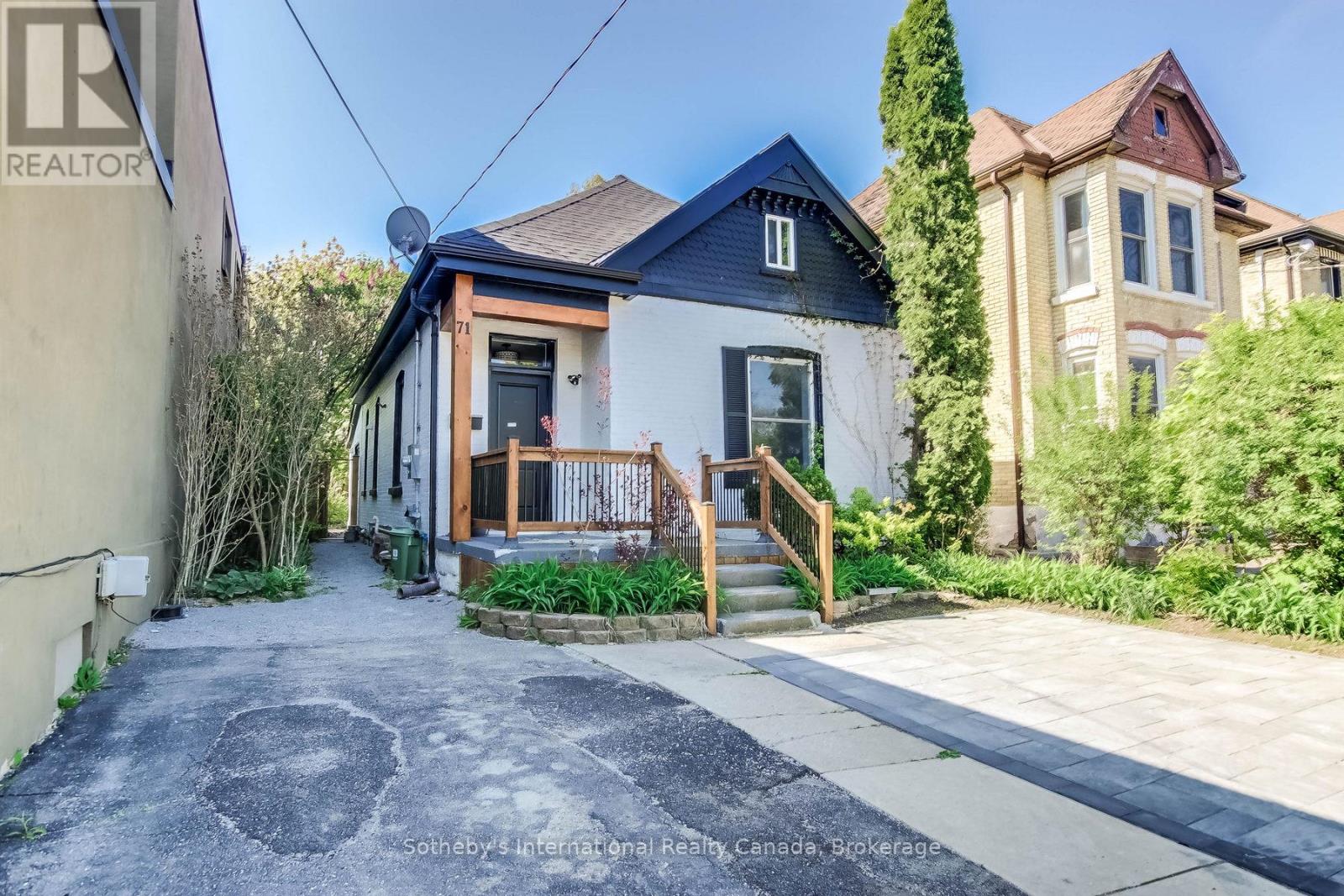 71 BRISCOE STREET E, London South (South F), Ontario N6C1W8