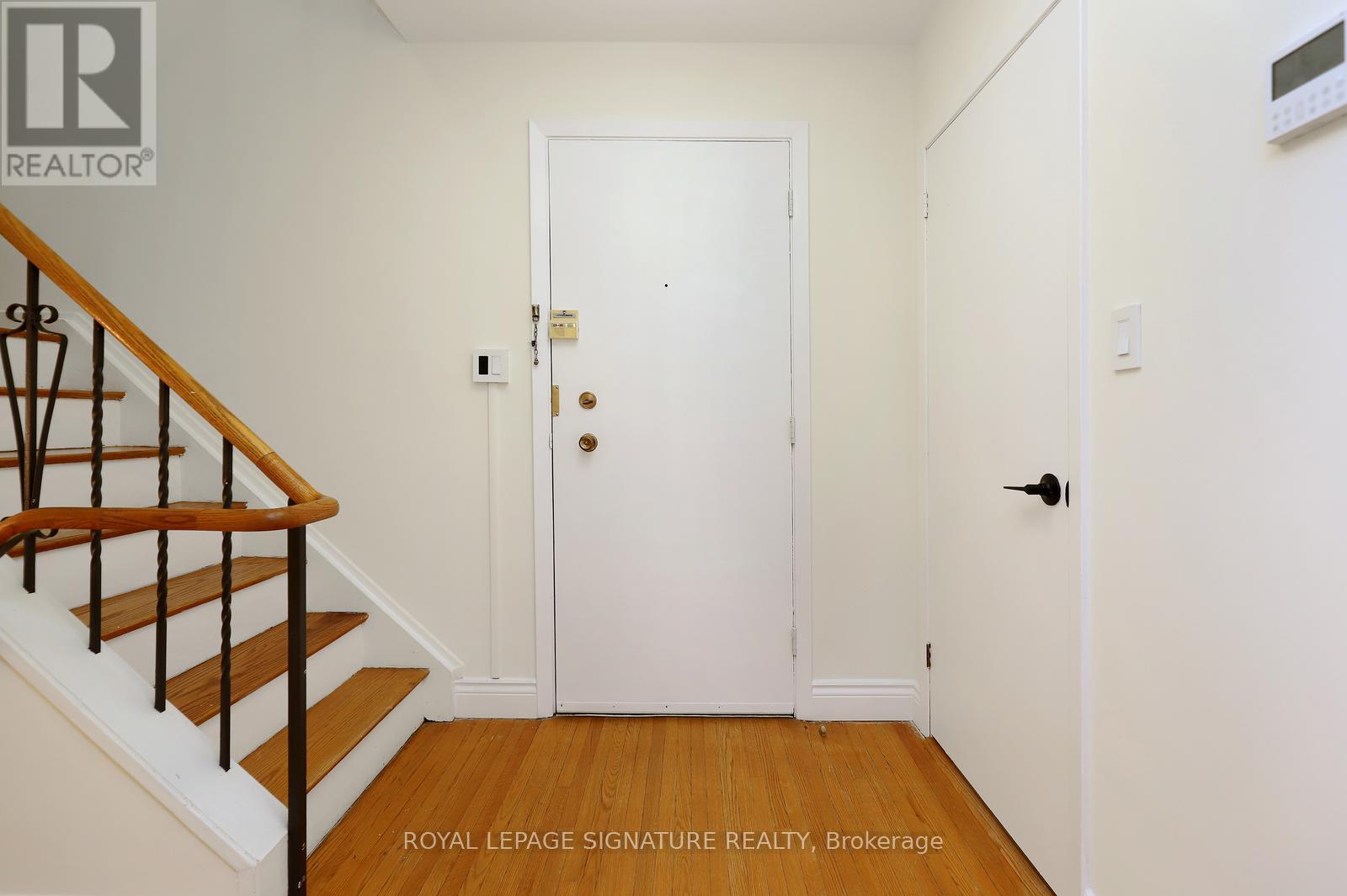 Row / Townhouse for Sale in 20 - 160 CARSBROOKE ROAD|Toronto (Etobicoke West Mall), Ontario M9C1G9 3
