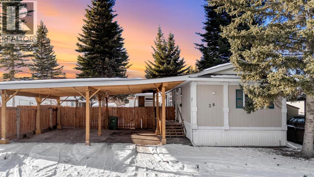 Mobile Home for Sale in 38, 3223 83 Street NW|Calgary, Alberta T3B5M8