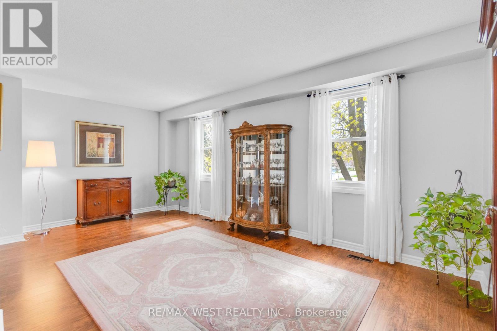 Row / Townhouse for Sale in 24 - 7340 COPENHAGEN ROAD|Mississauga (Meadowvale), Ontario L5N2S5 3