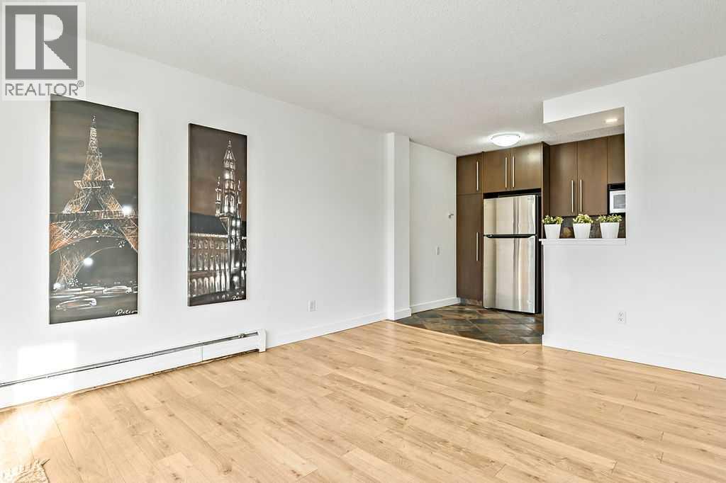 Apartment for Sale in 402, 2220 16A Street W|Calgary, Alberta T2T4K2 3