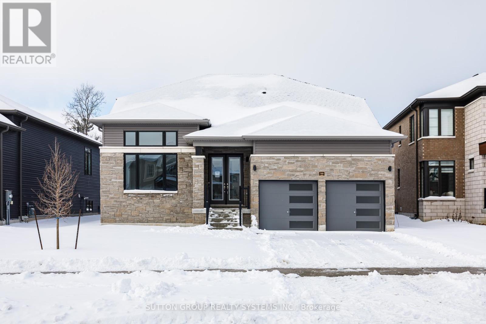 146 ROSEANNE CIRCLE