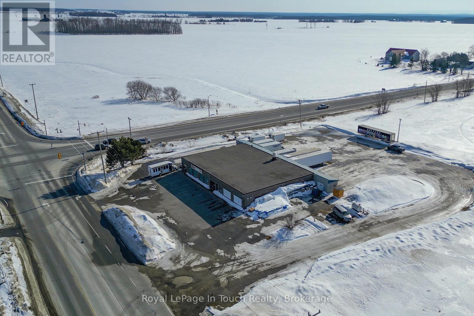 For sale: 3242 CROSSLAND ROAD, Springwater, Ontario L0L1P0 - S12856714 ...