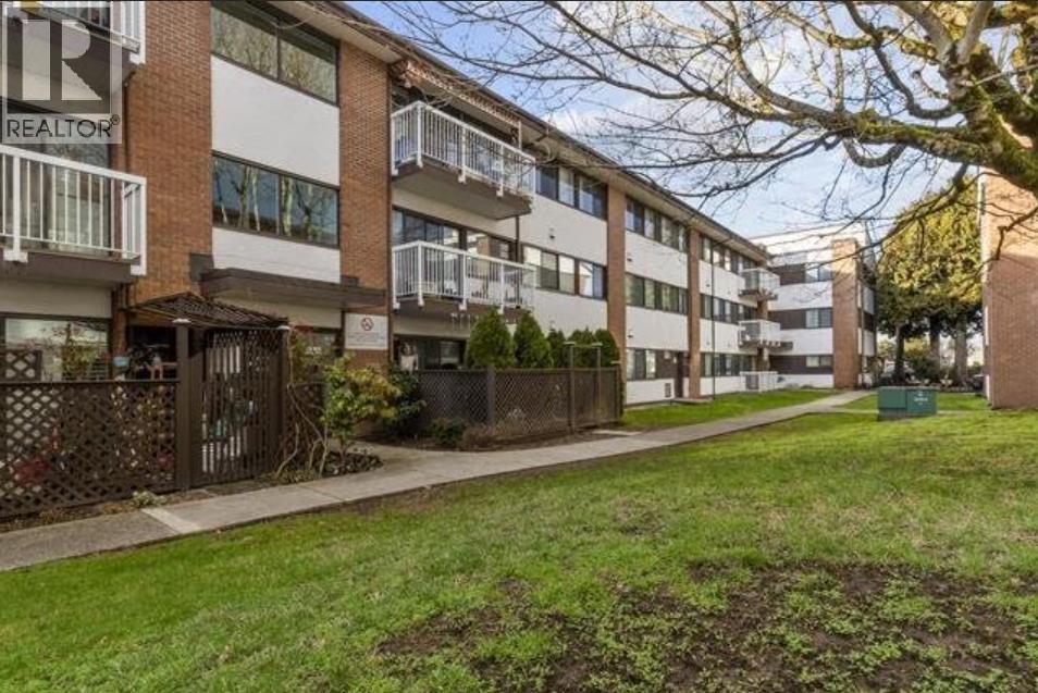 For sale: 302 8060 RYAN ROAD, Richmond, British Columbia V7A2E5 ...