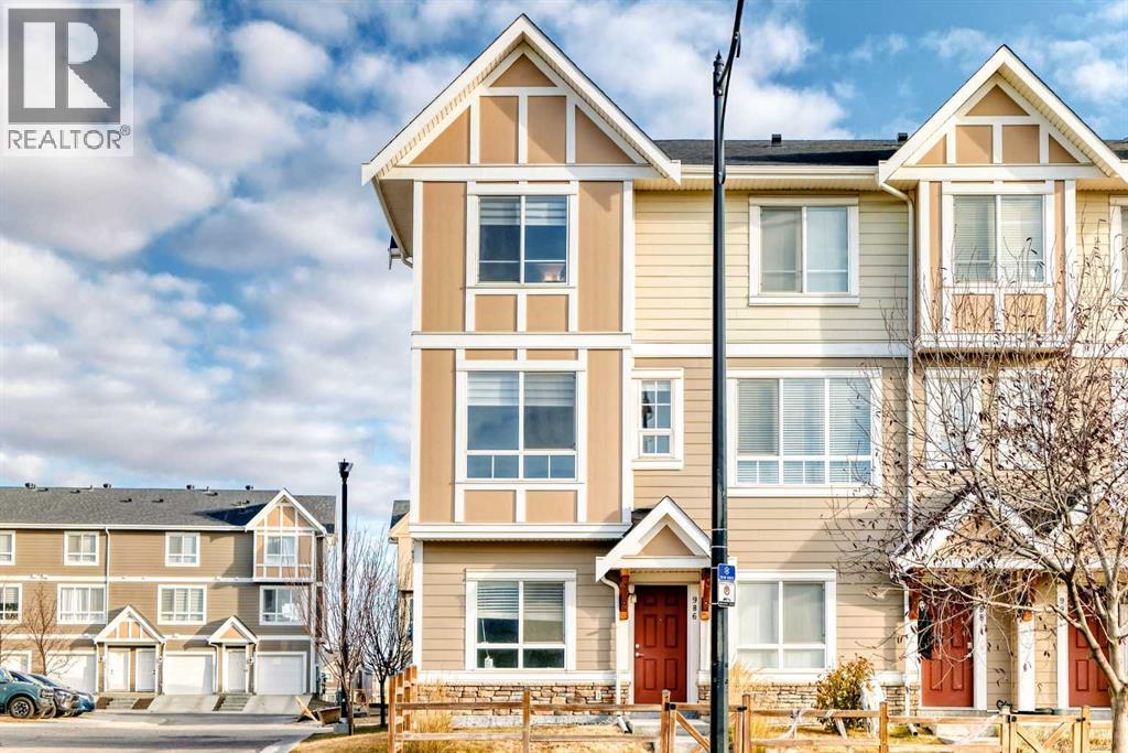 Row / Townhouse for Sale in 986 Sherwood Boulevard NW|Calgary, Alberta T3R0V3