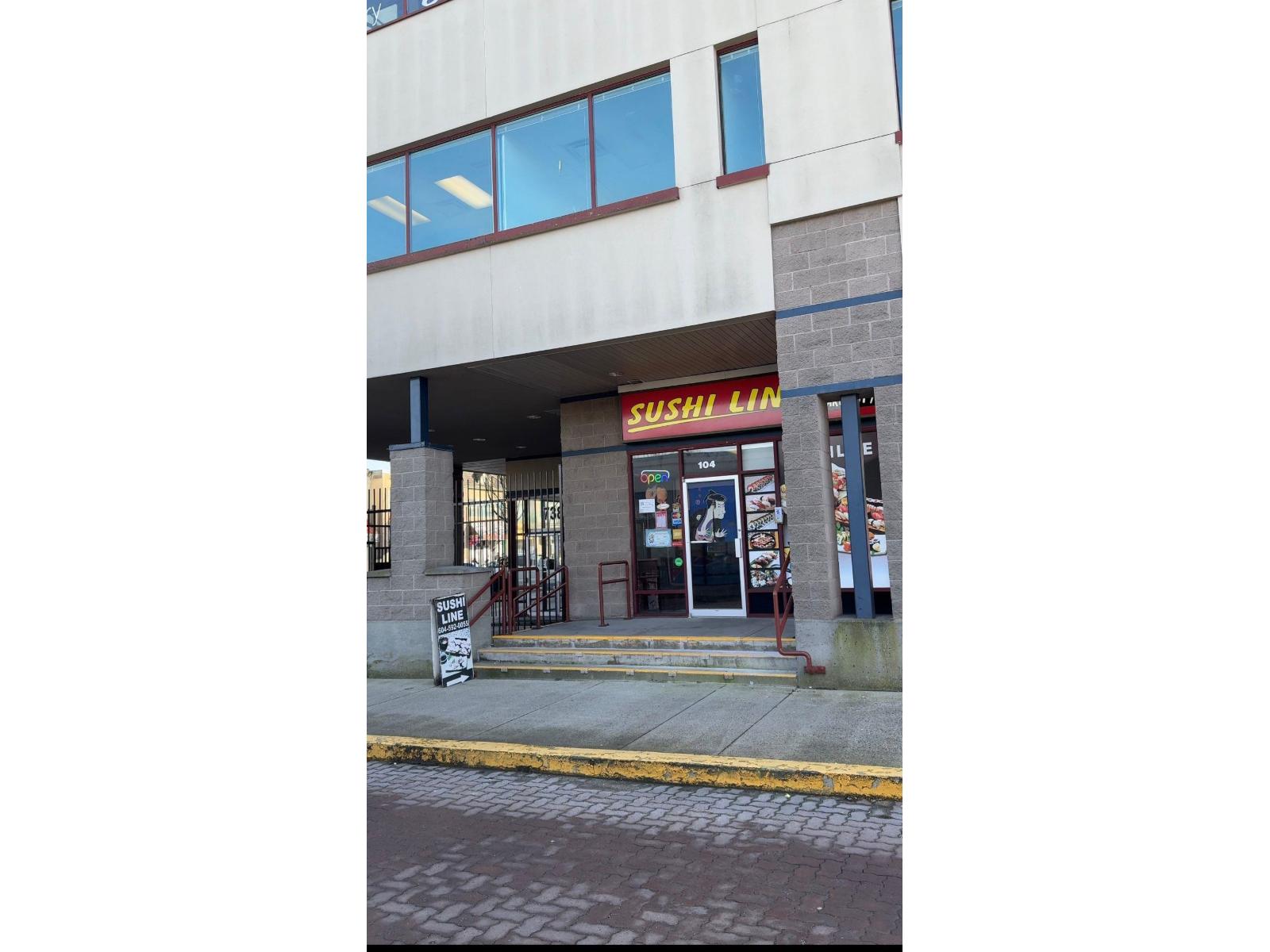 For sale: 104 7380 KING GEORGE BOULEVARD, Surrey, British Columbia