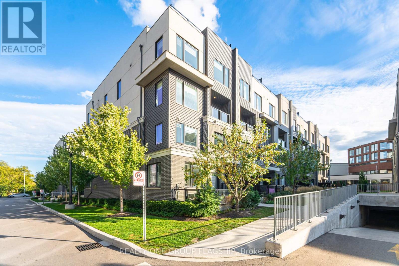 Row / Townhouse for Sale in 27 - 3476 WIDDICOMBE WAY W|Mississauga (Erin Mills), Ontario L5L0B8