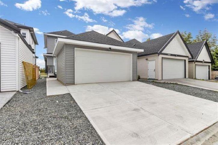 For sale: 19415 70 AVENUE, Surrey, British Columbia V4N1N2