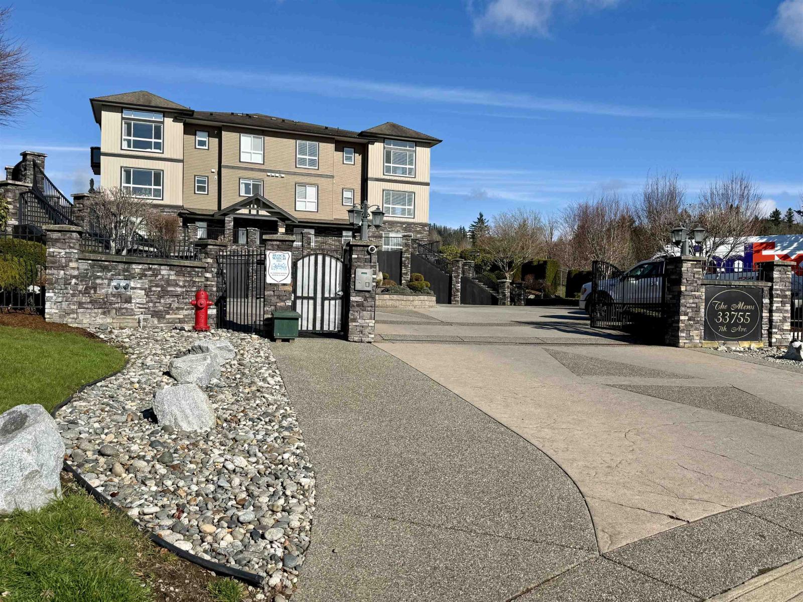 For sale: A222 33755 7TH AVENUE, Mission, British Columbia V2V0A4 ...