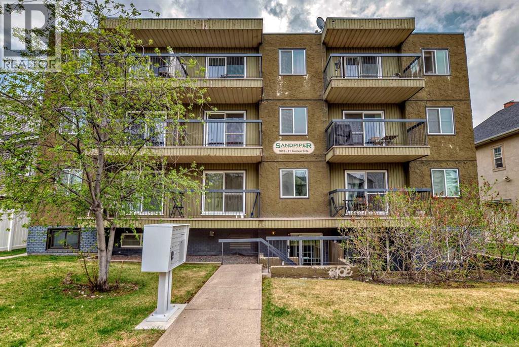 Apartment for Sale in 202, 1613 11 Avenue SW|Calgary, Alberta T3C0N3 2