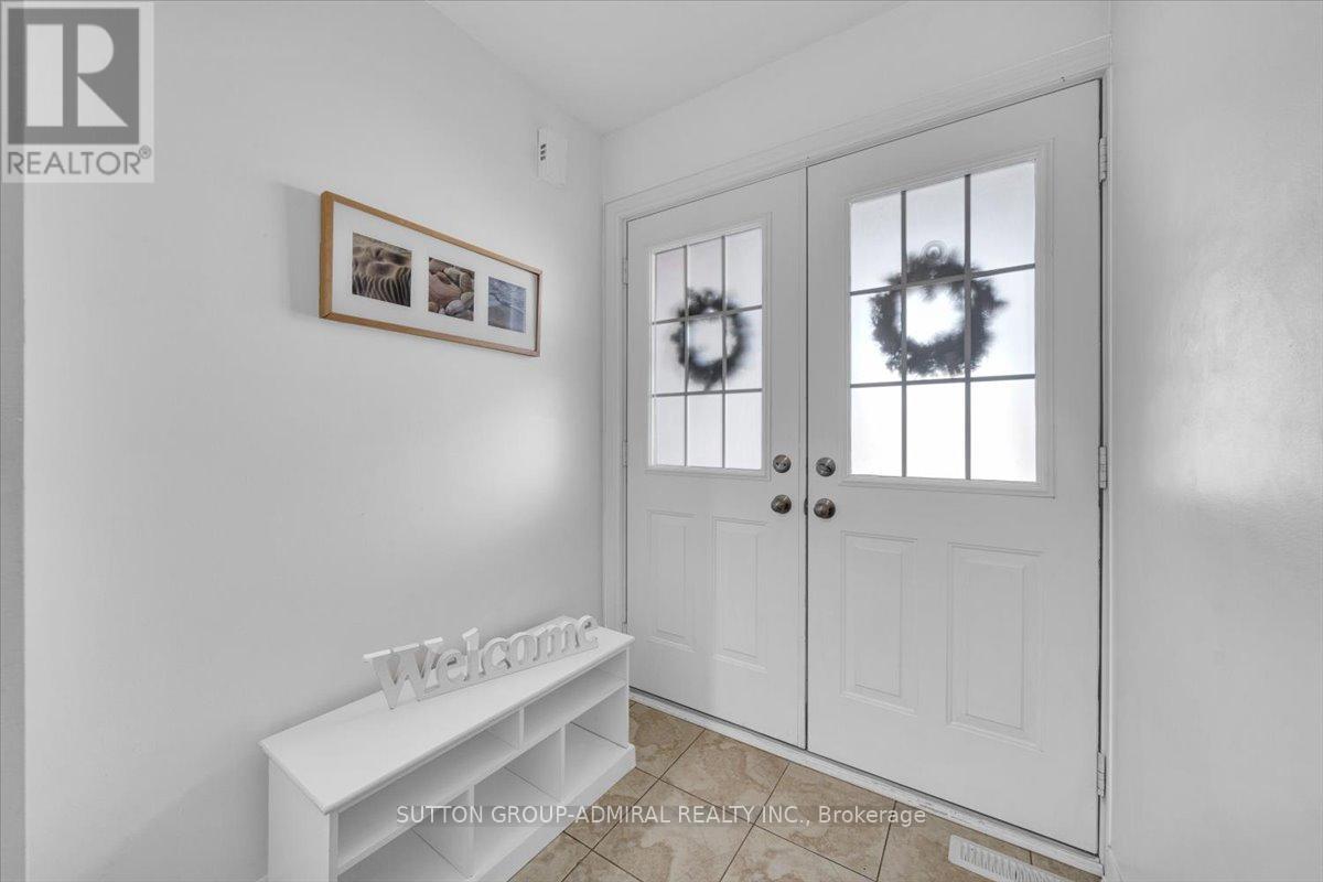 Row / Townhouse for Sale in 1 - 2600 GLENGARRY ROAD|Mississauga (Erindale), Ontario L5C0A2 3