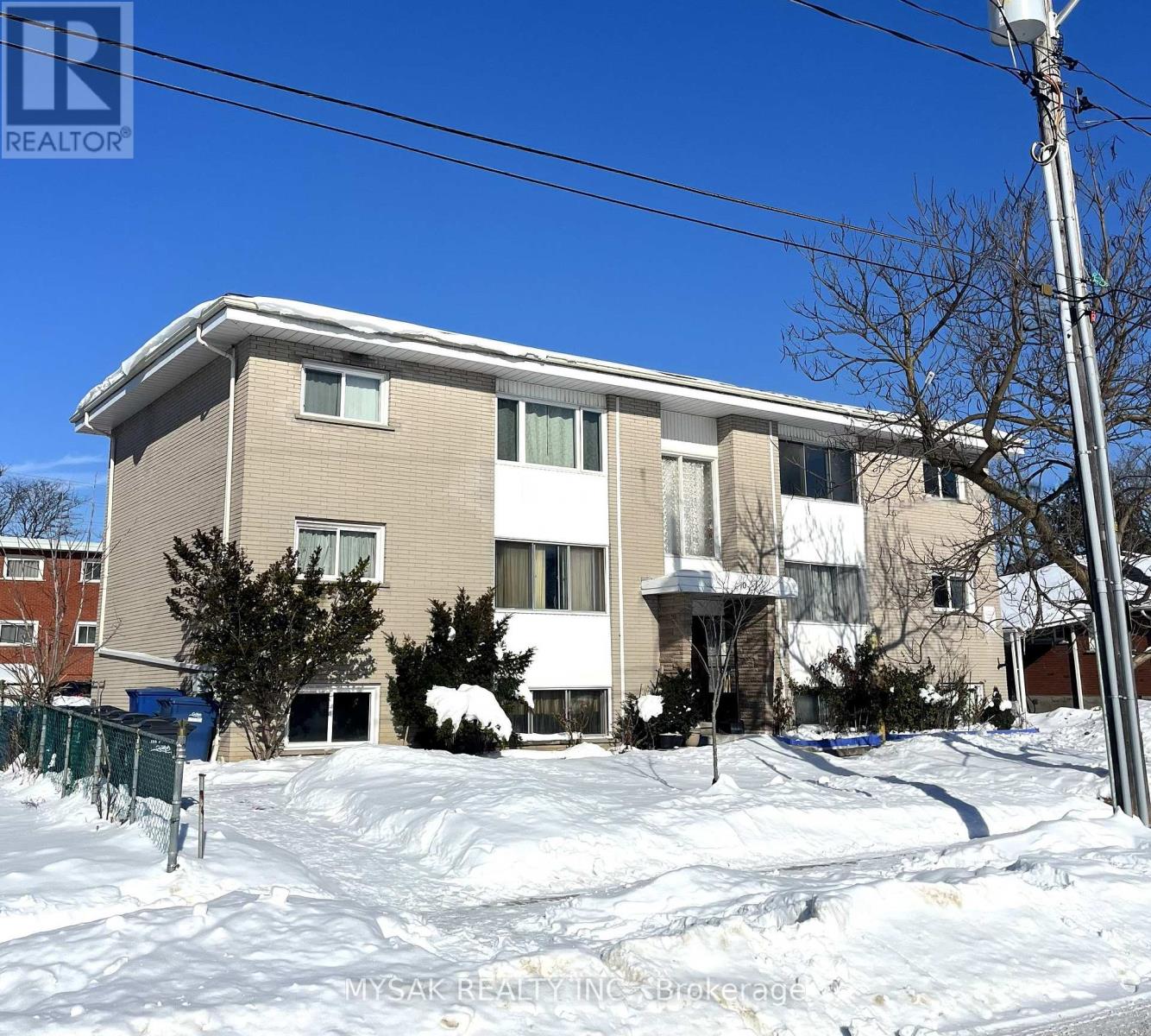10 PLYMOUTH COURT, Guelph (Junction/Onward Willow), Ontario N1H5W2