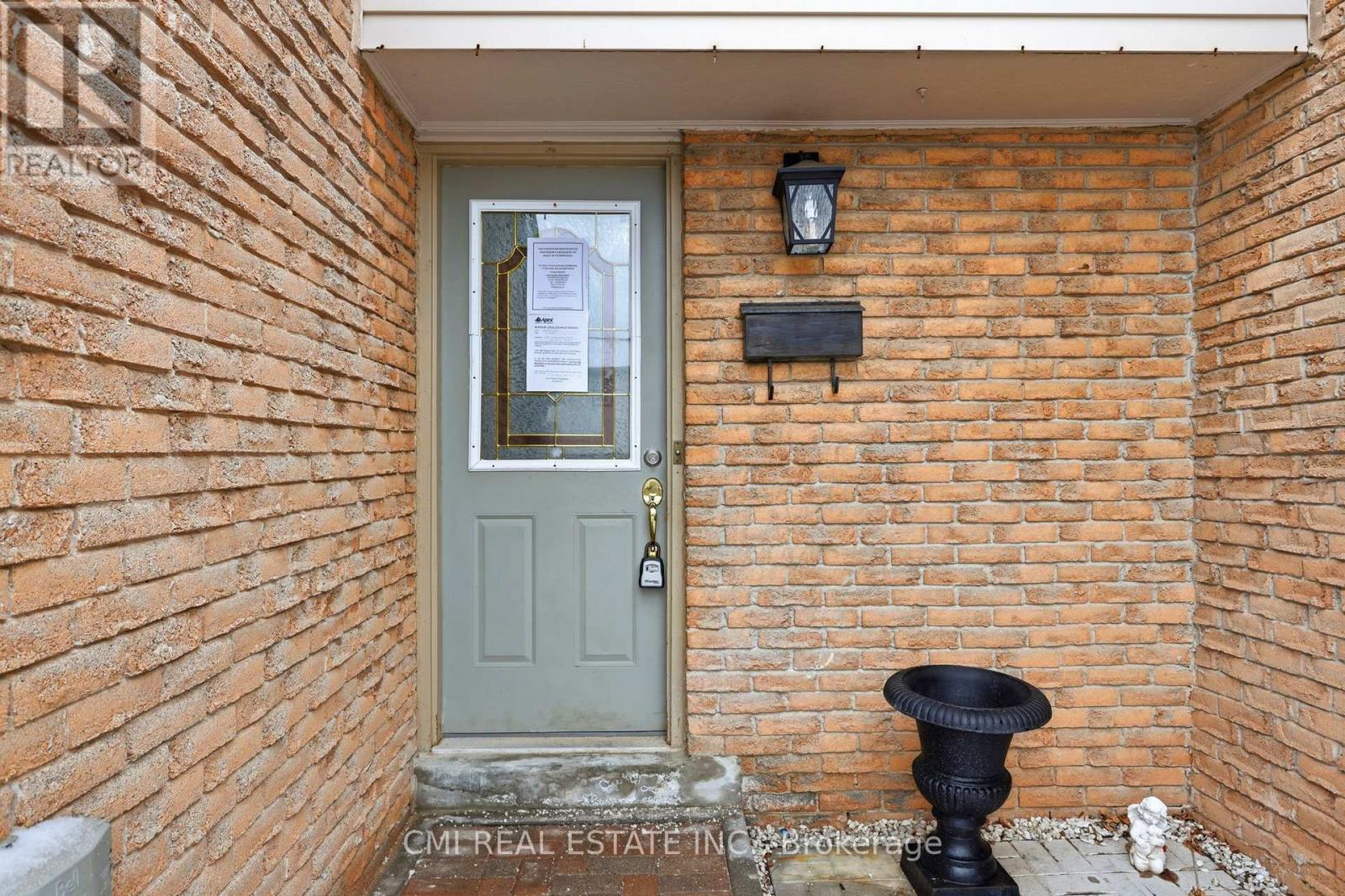 Row / Townhouse for Sale in 116 - 1538 LANCASTER DRIVE|Oakville (FA Falgarwood), Ontario L6H2Z3 4
