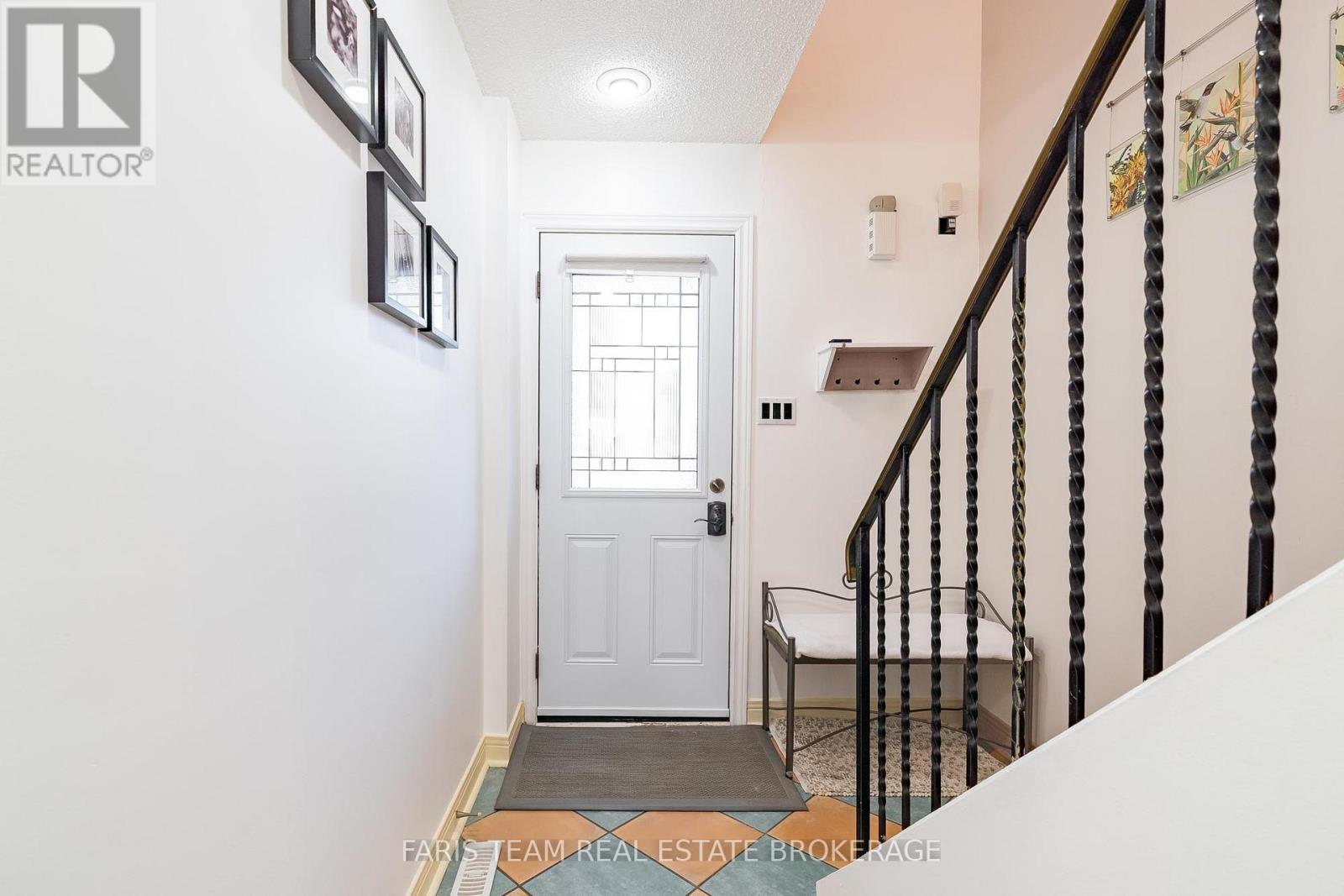 Row / Townhouse for Sale in 18 - 2075 ASTA DRIVE|Mississauga (Cooksville), Ontario L5A2T5 5