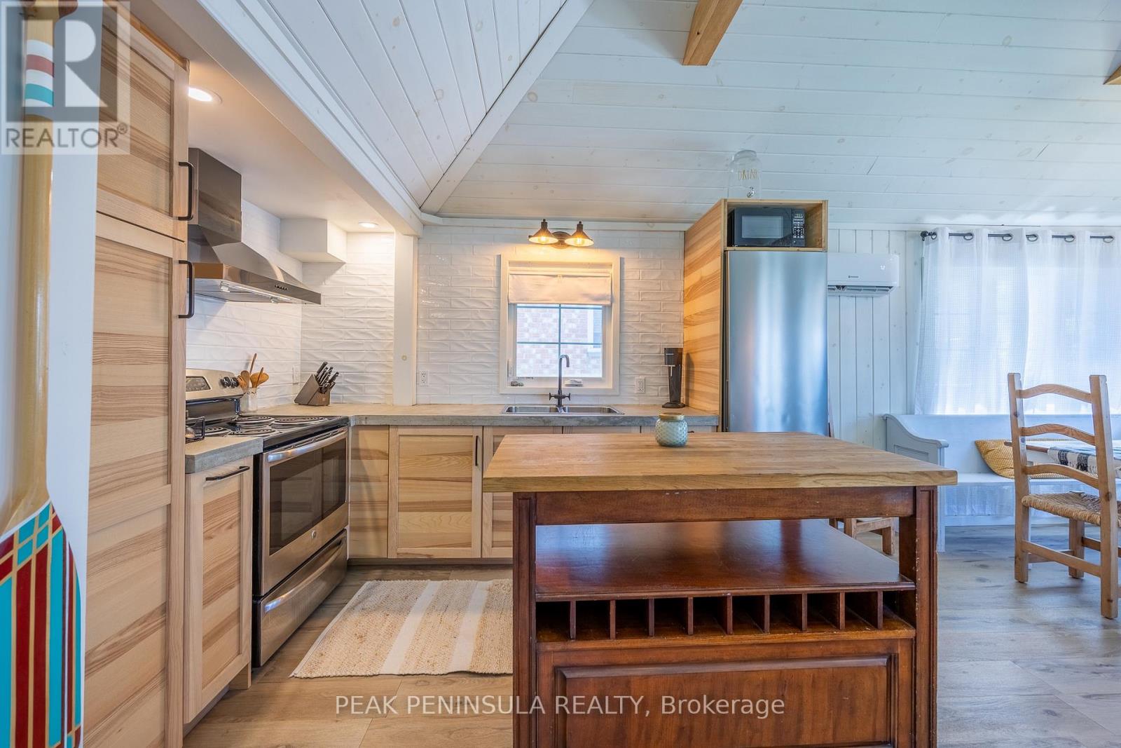 For sale: 11 BASS LANE, Norfolk (Long Point), Ontario N0E1M0
