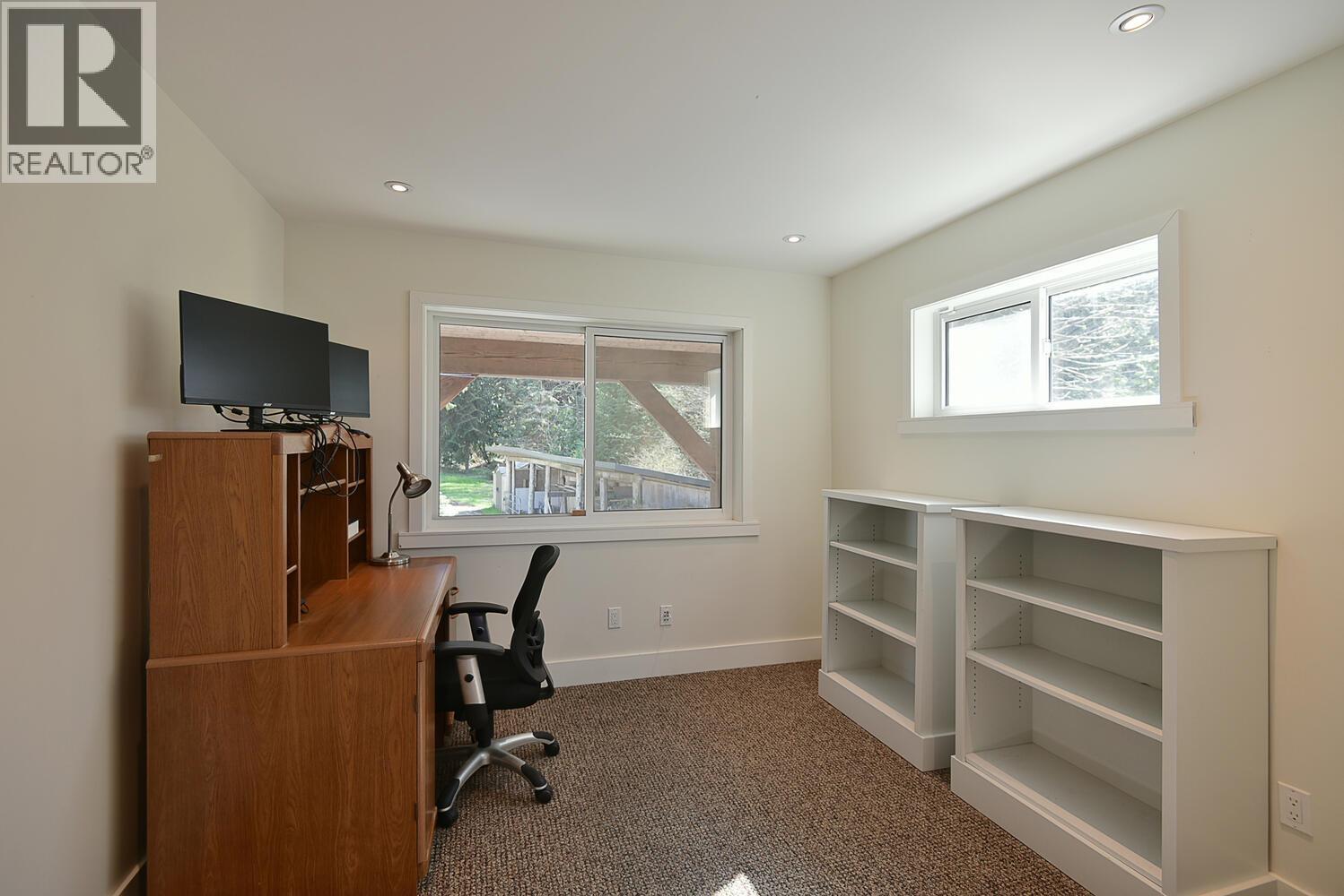 For sale: 8429 REDROOFFS ROAD, Halfmoon Bay, British Columbia V7Z1E6 ...