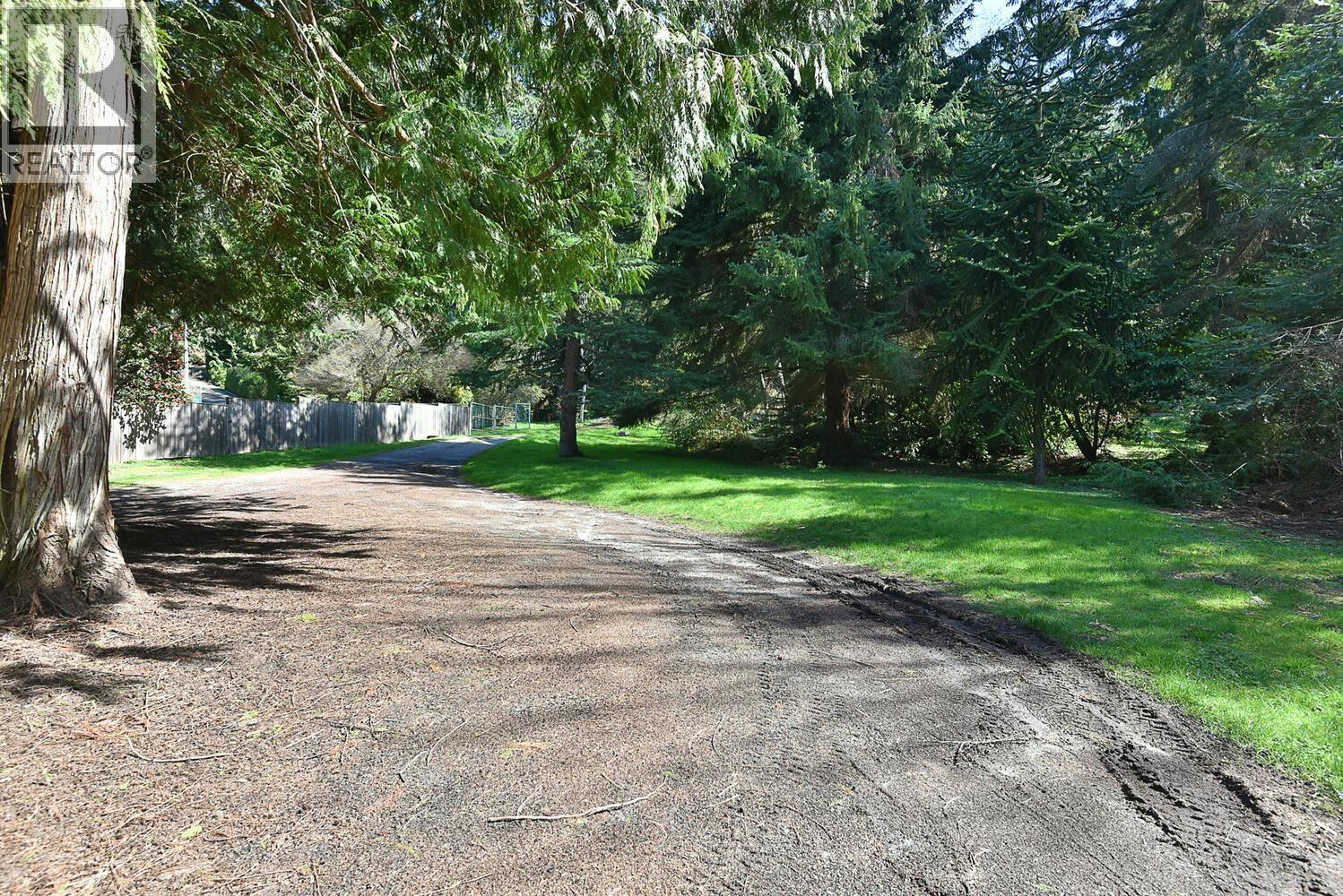 For sale: 8429 REDROOFFS ROAD, Halfmoon Bay, British Columbia V7Z1E6 ...