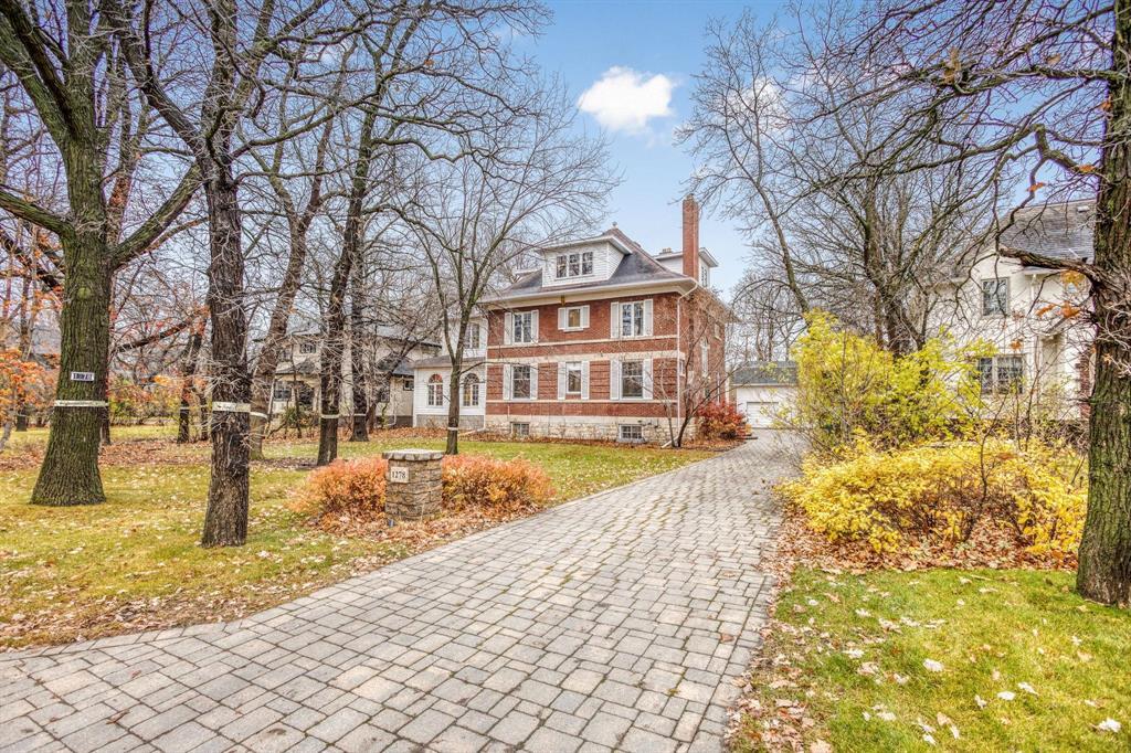 1278 Wellington Crescent