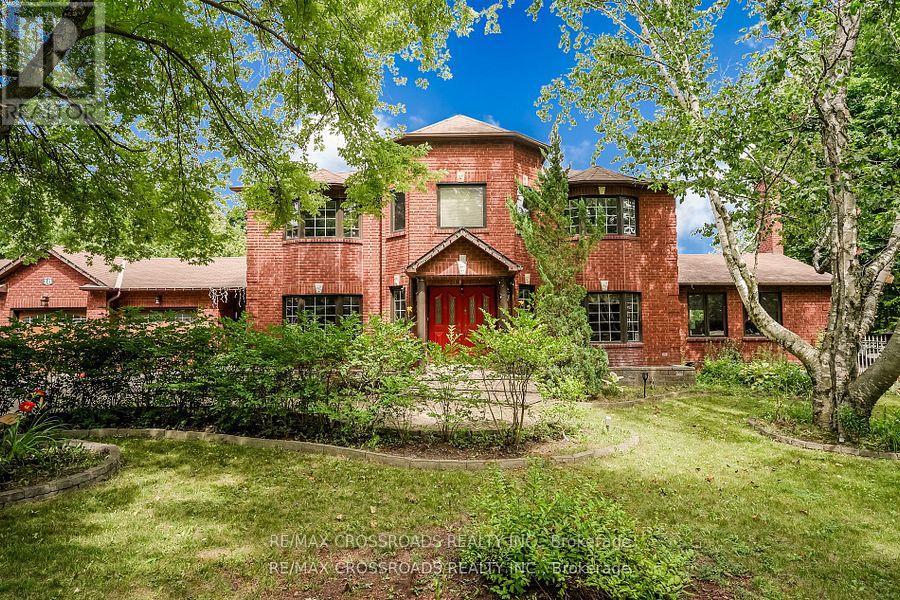 For sale: 18 HILL TOP TRAIL E, Whitchurch-Stouffville, Ontario