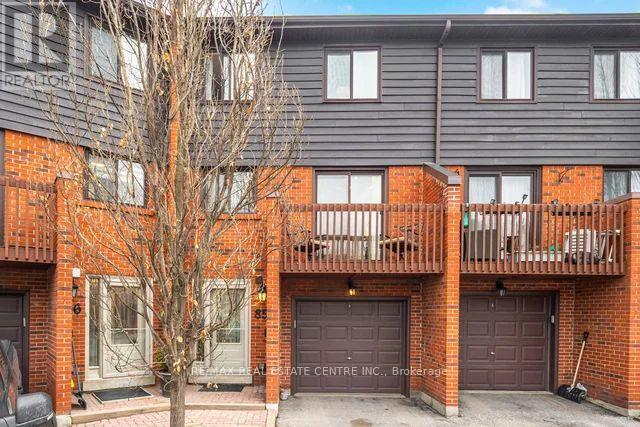 Row / Townhouse for Sale in 85 - 4165 FIELDGATE DRIVE|Mississauga (Rathwood), Ontario L4W2M9