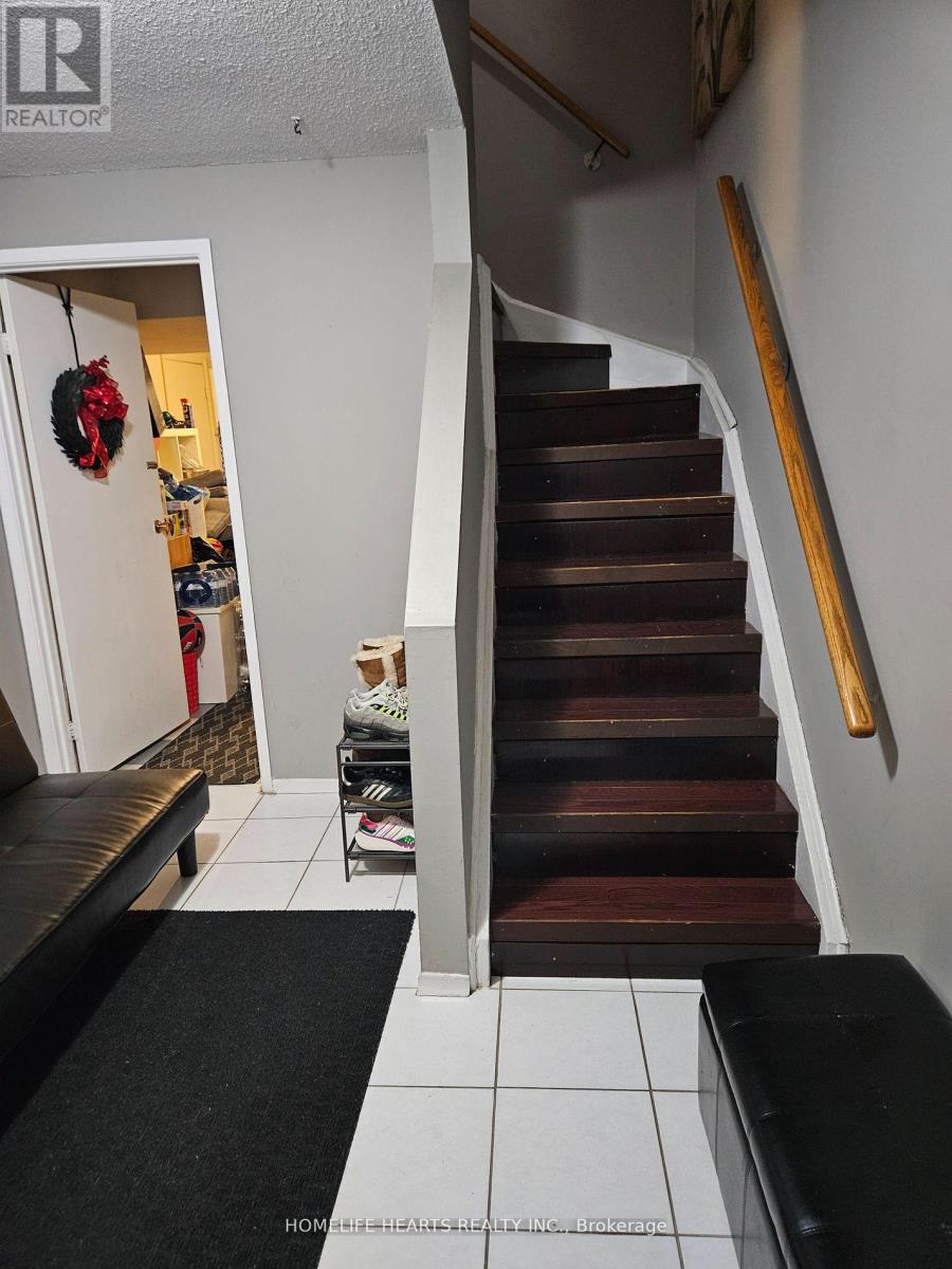 Row / Townhouse for Sale in 7 - 1051 CEDARGLEN GATE|Mississauga (Erindale), Ontario L5C3A7 4