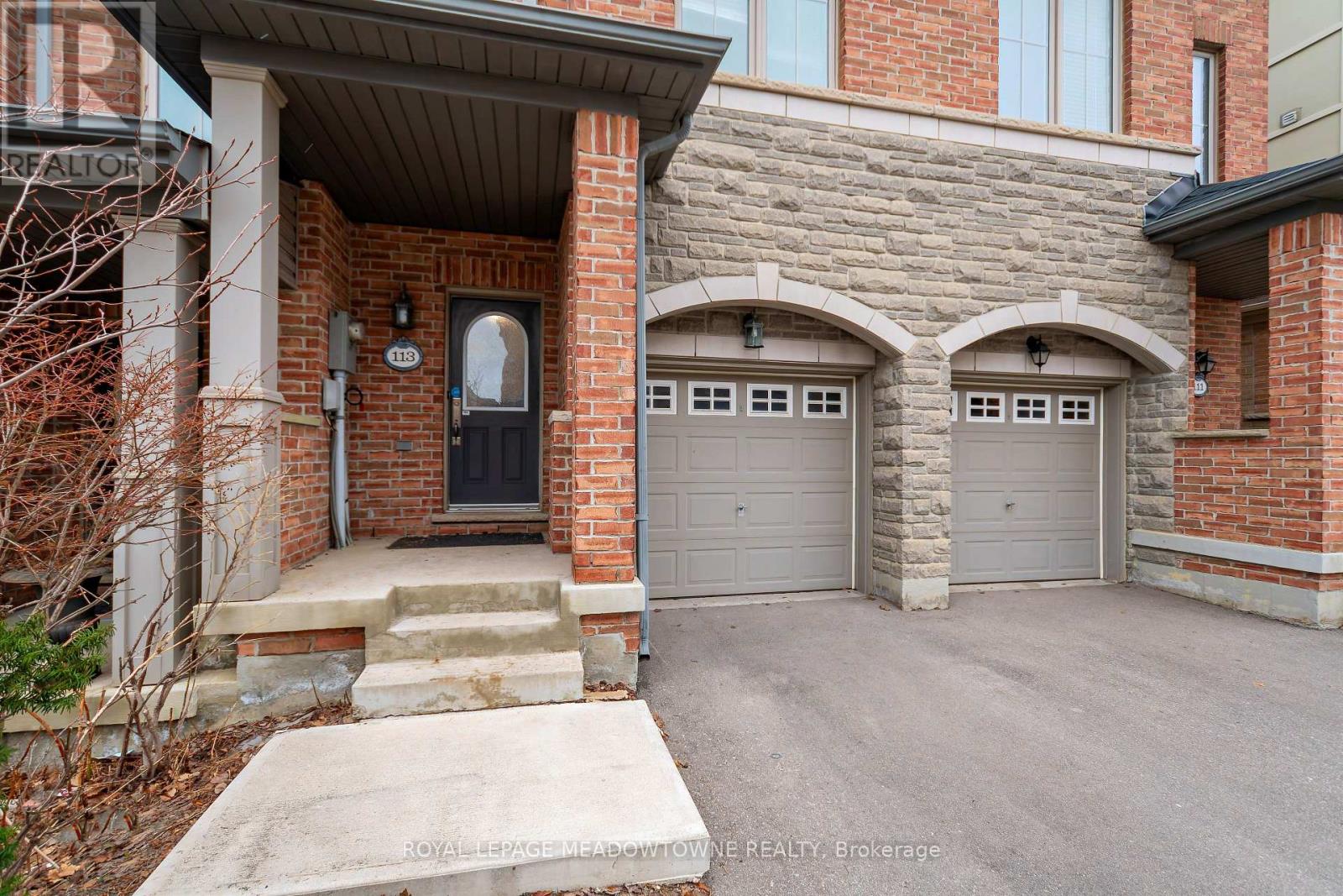 Row / Townhouse for Sale in 113 CEDAR LAKE CRESCENT|Brampton (Bram West), Ontario L6Y0R1 3