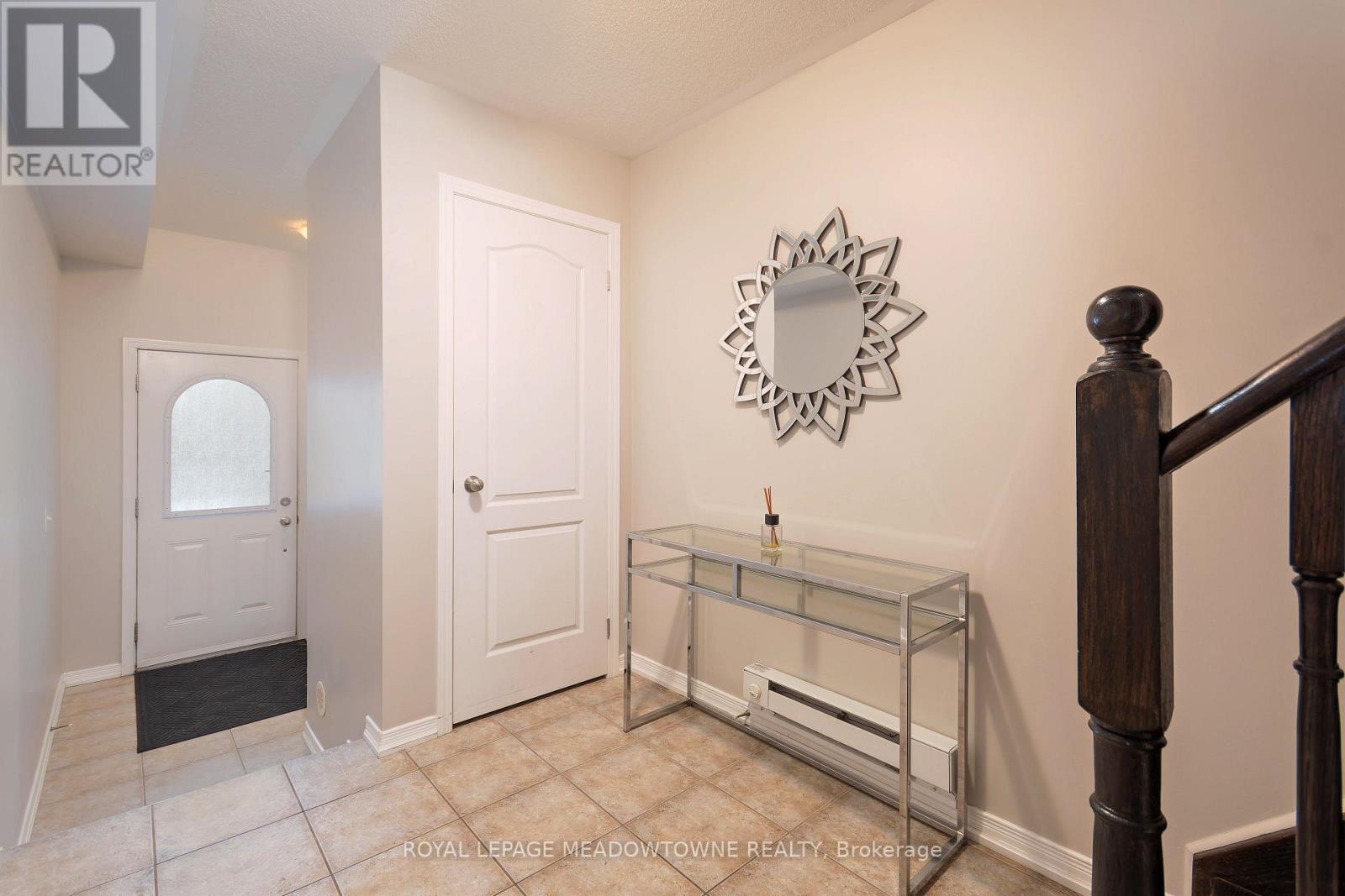 Row / Townhouse for Sale in 113 CEDAR LAKE CRESCENT|Brampton (Bram West), Ontario L6Y0R1 5