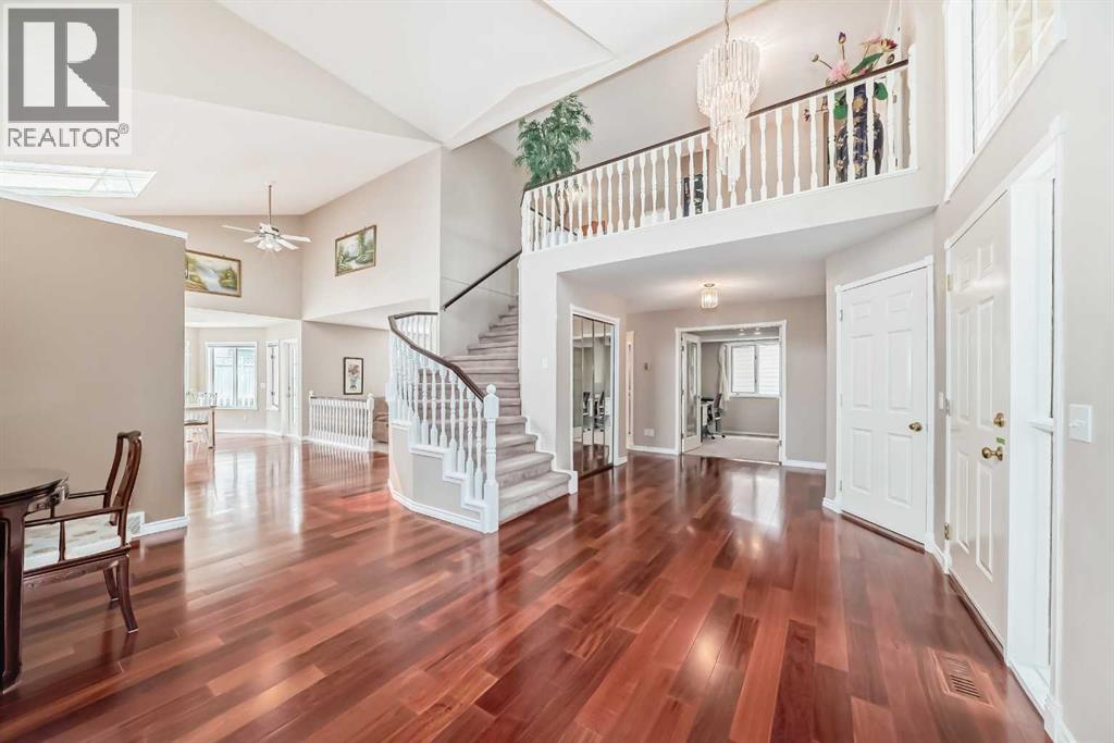 House for Sale in 1405 Shawnee Road SW|Calgary, Alberta T2Y2T1