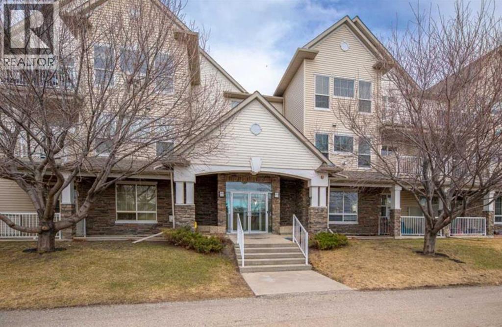 Apartment for Sale in 101, 1000 Applevillage Court SE|Calgary, Alberta T2A7Z4 2