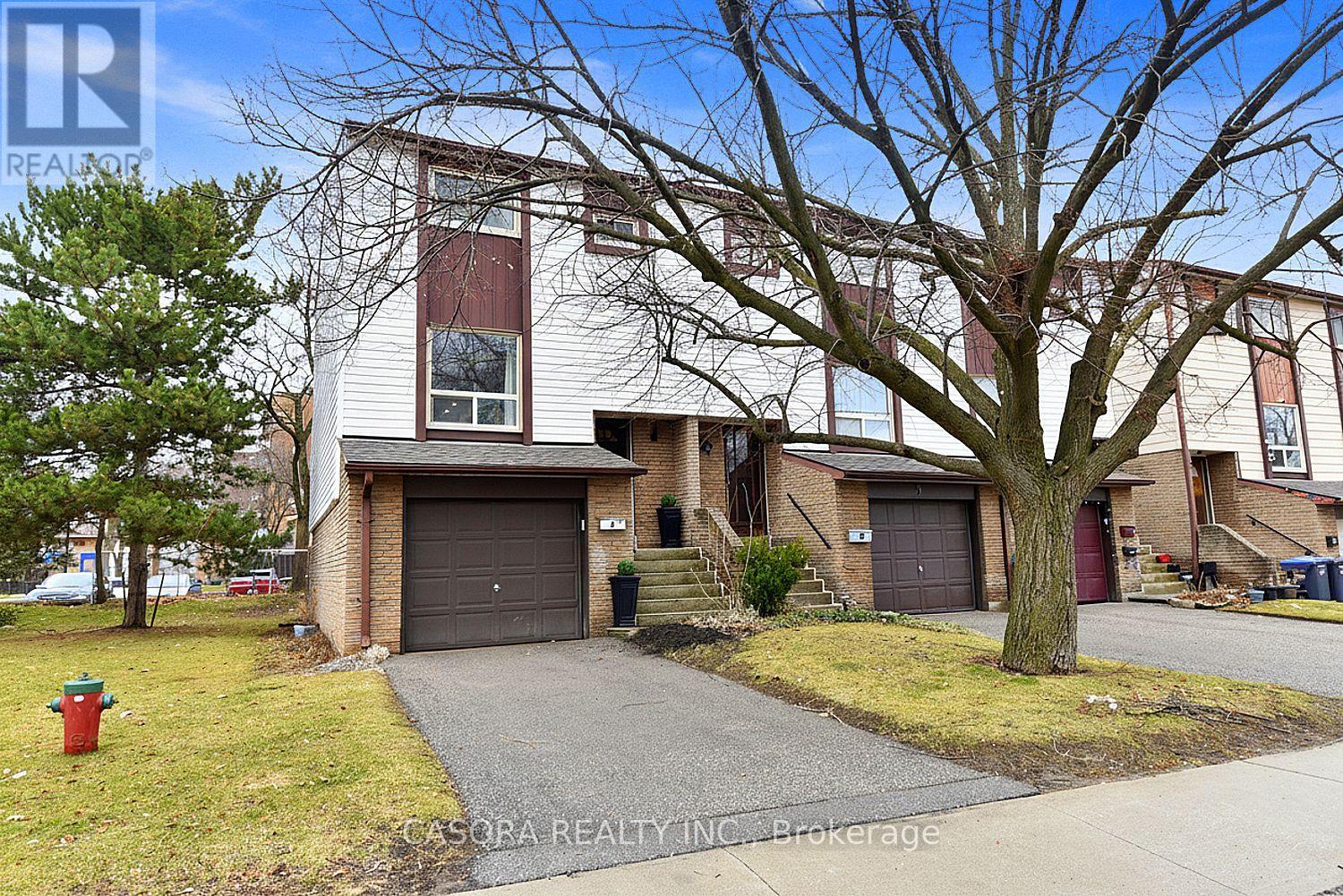 Row / Townhouse for Sale in 8 - 1221 DUNDIX ROAD|Mississauga (Applewood), Ontario L4Y3Y9 3