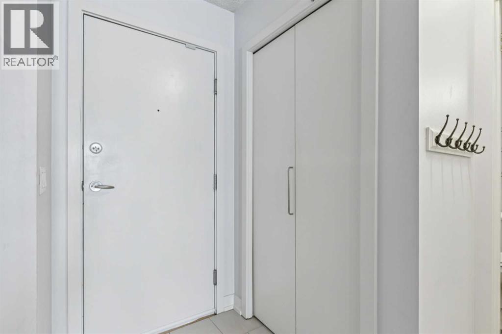 Apartment for Sale in 205, 35 Richard Court SW|Calgary, Alberta T3E7N9 2