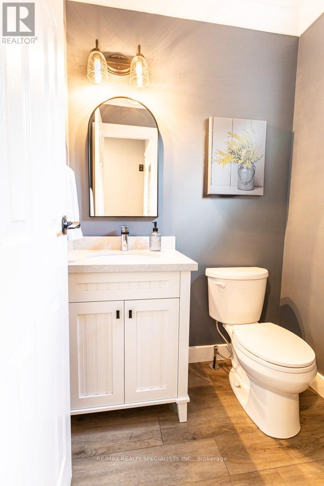 Row / Townhouse for Sale in 67 - 2766 FOLKWAY DRIVE|Mississauga (Erin Mills), Ontario L5L3M3 5