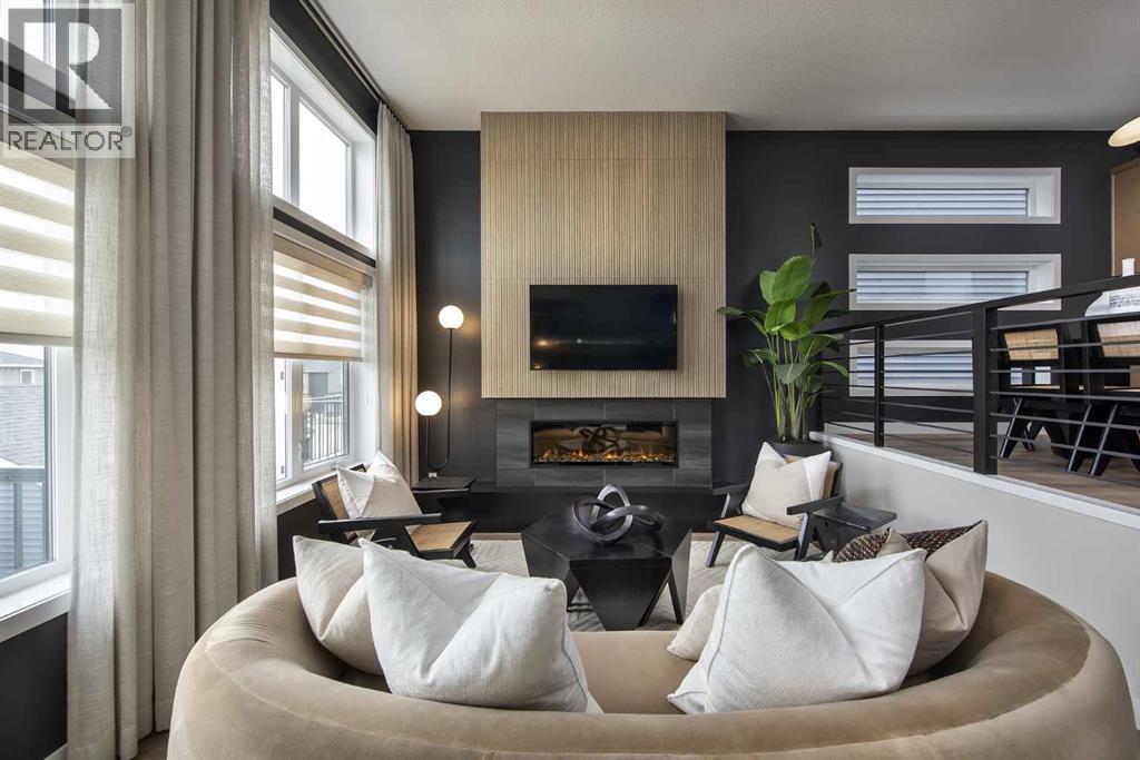 House for Sale in 178 Mitchell Road NW|Calgary, Alberta T3R2G6