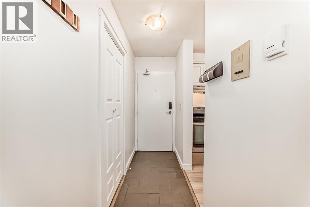 Apartment for Sale in 3307, 393 Patterson Hill SW|Calgary, Alberta T3H2P4 3