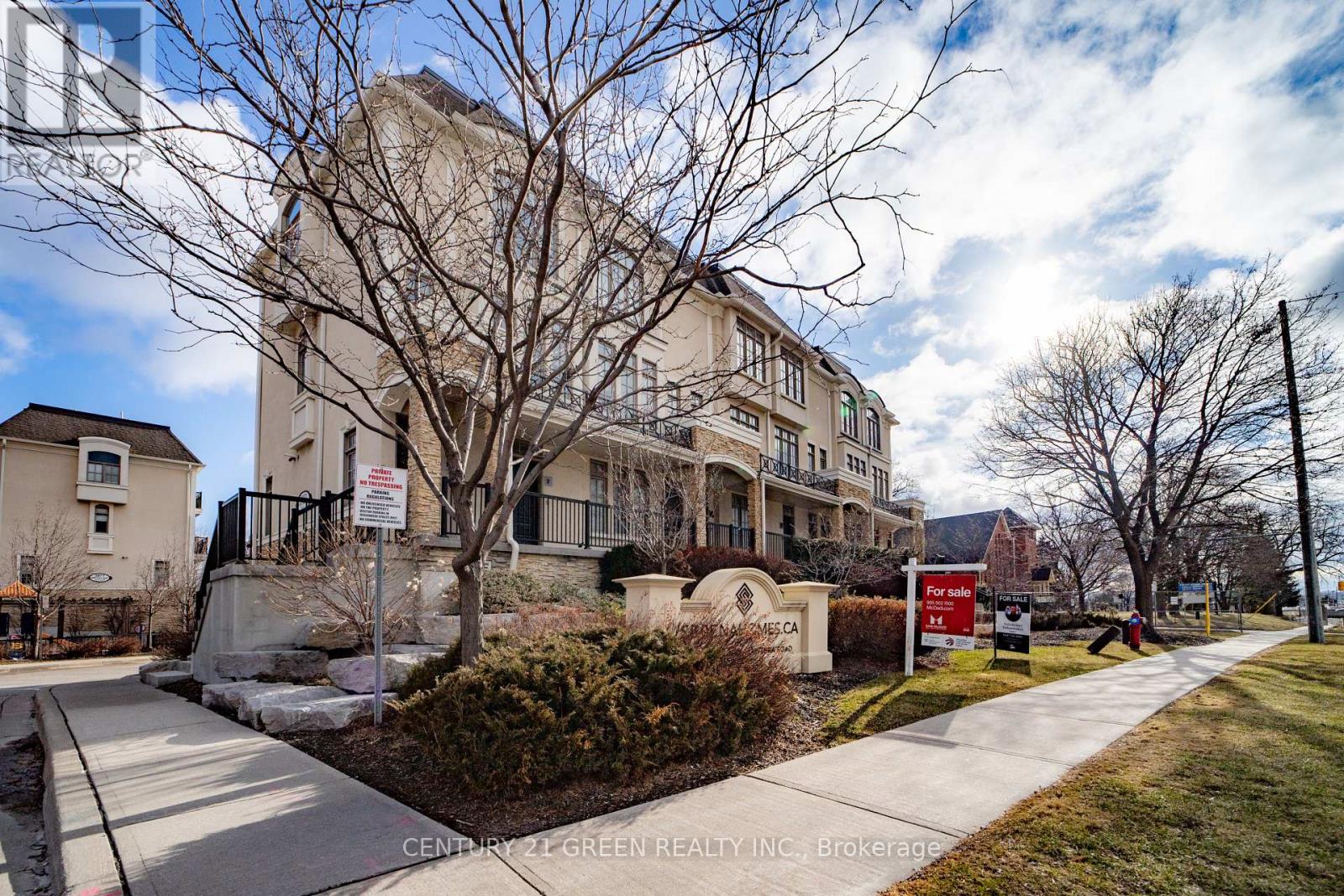 Row / Townhouse for Sale in 5 - 3071 CAWTHRA ROAD|Mississauga (Applewood), Ontario L5A2X4 4