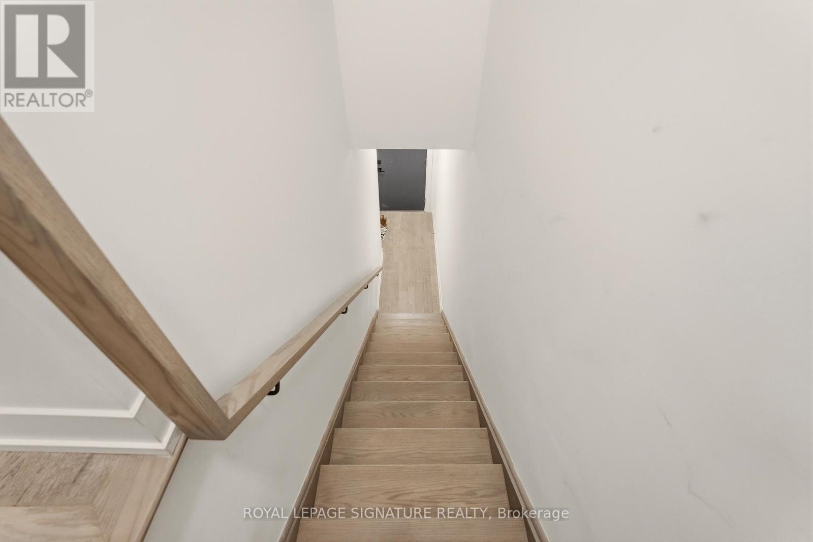 Row / Townhouse for Sale in 227 - 1062 DOUGLAS MCCURDY COMMON|Mississauga (Lakeview), Ontario L5G0C6 4