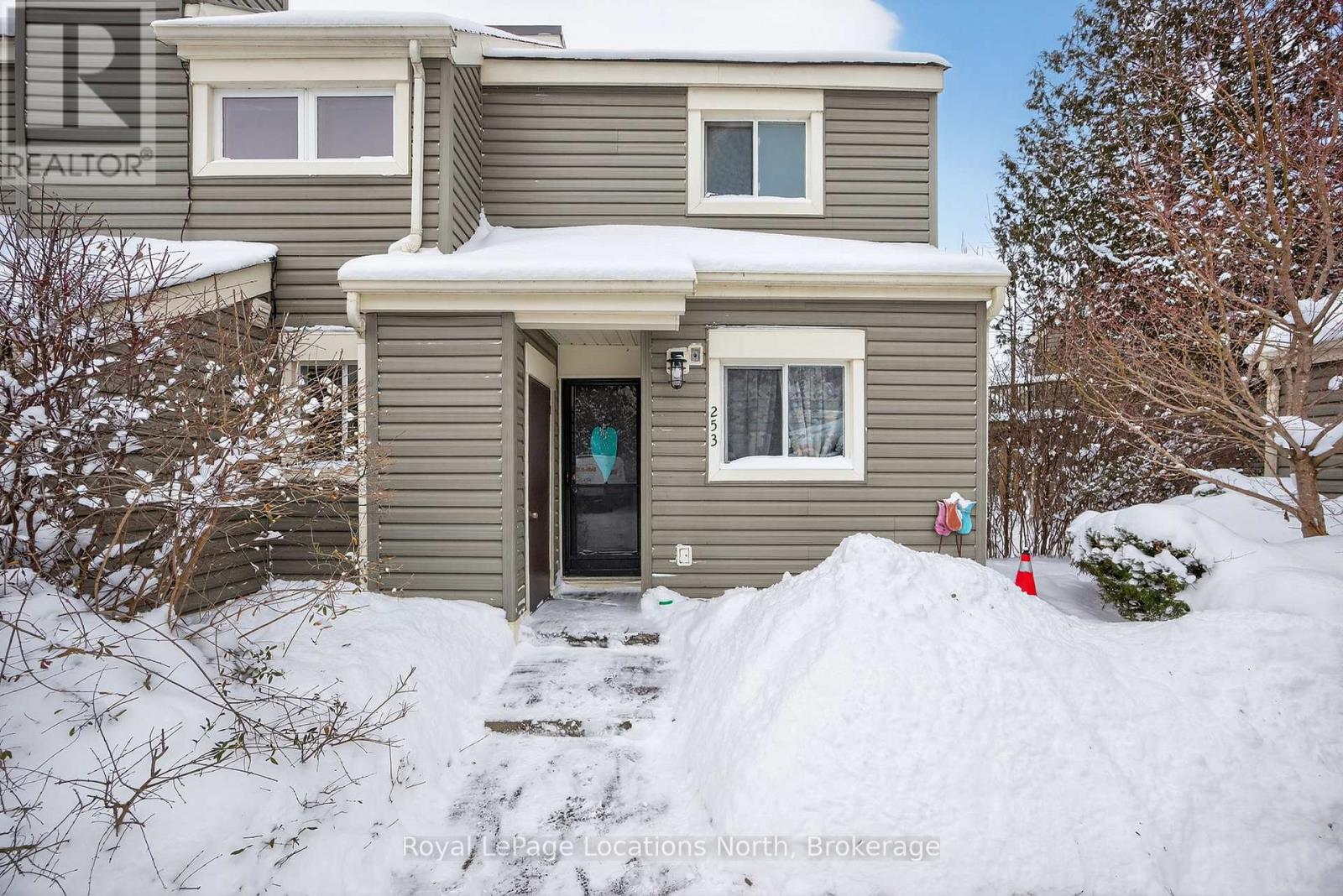 253 - 13 HARBOUR STREET W