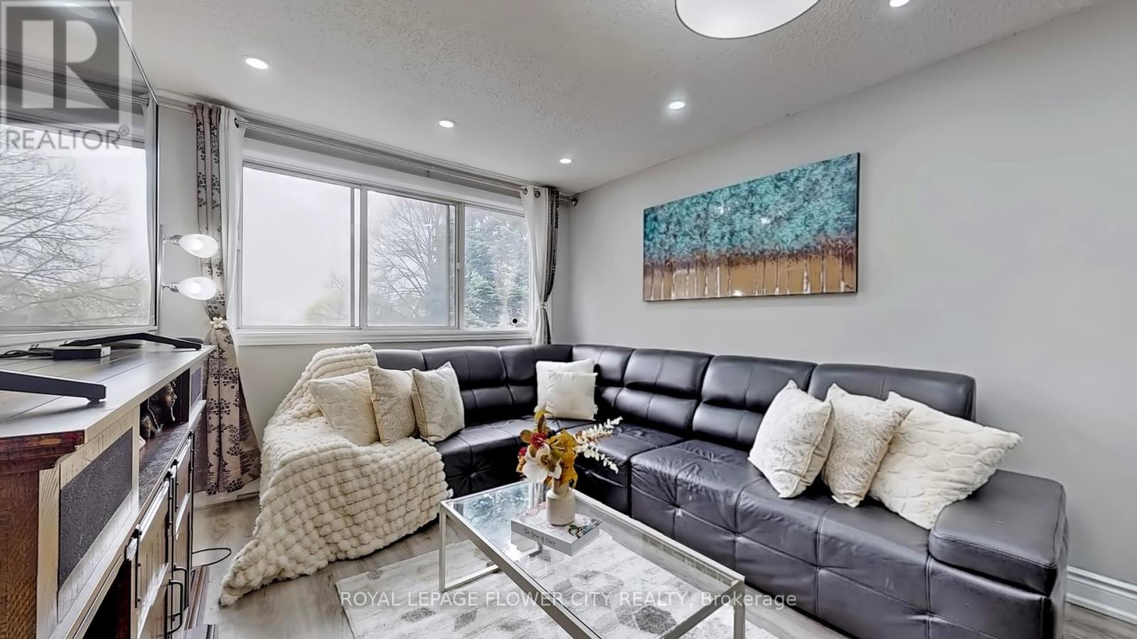 Row / Townhouse for Sale in 141 - 2170 BROMSGROVE ROAD|Mississauga (Clarkson), Ontario L5J4J2 4