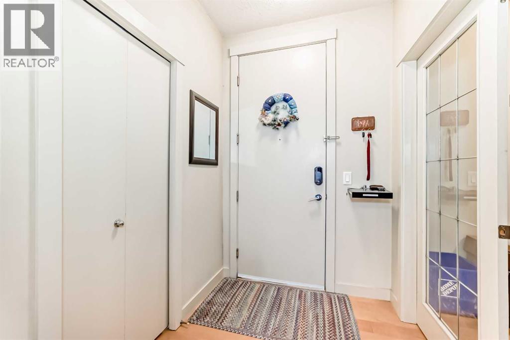 Apartment for Sale in 204, 830 Centre Avenue NE|Calgary, Alberta T2E9C3 4